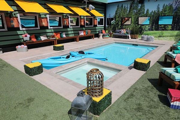 Big Brother 21 - Outdoor pool picture