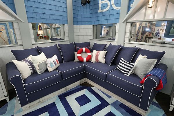 Big Brother 21 - Bathroom sofa picture